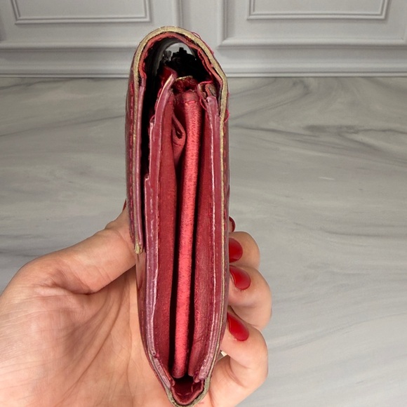 Authentic Louis Vuitton Red Vernis Sarah Wallet | Patent Leather | Classic Mono - Picture 7 of 13